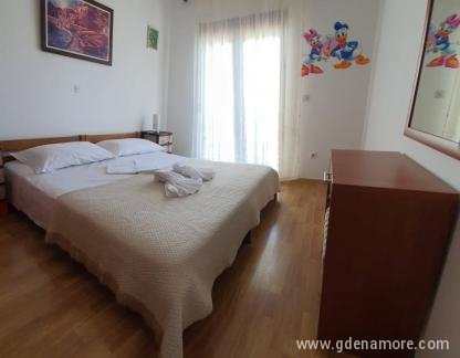 Accommodation Baošići, , private accommodation in city Baošići, Montenegro - Spavaća soba